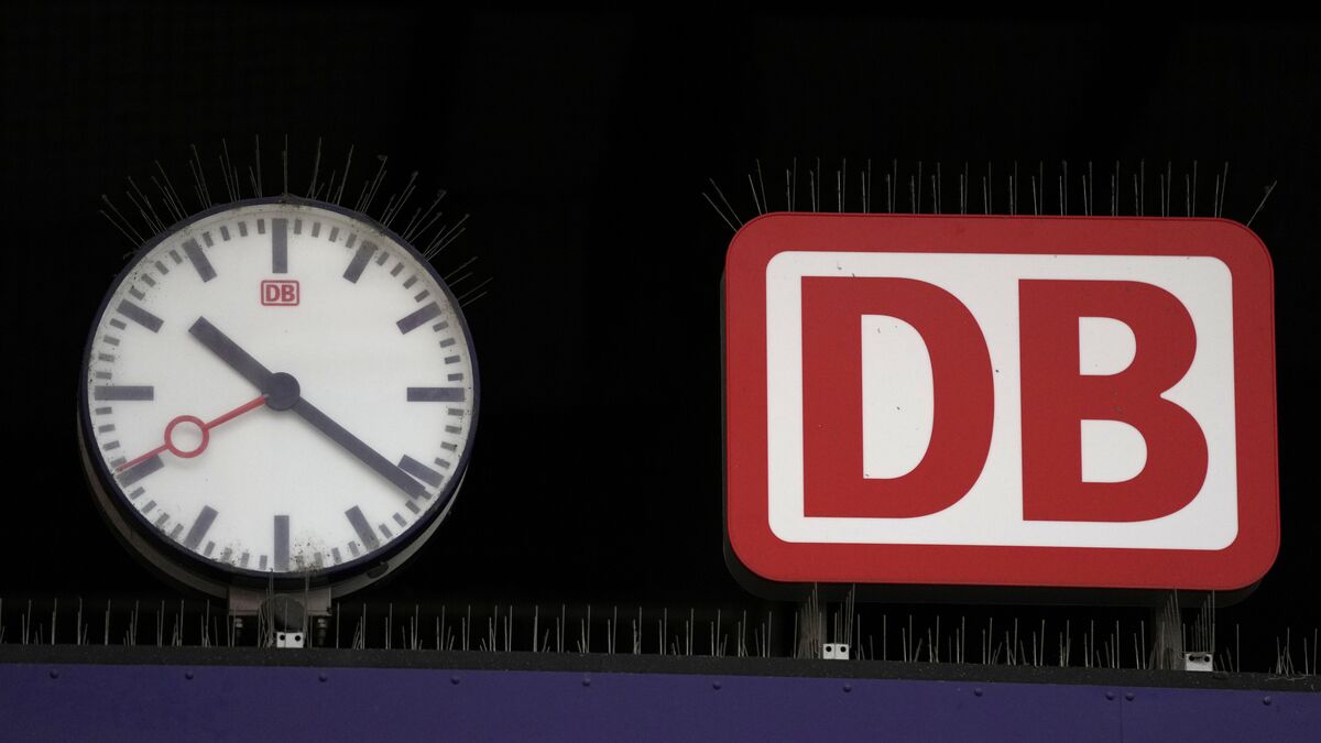 Train traffic came to a standstill in Germany late Tuesday evening due to problems with a communications system