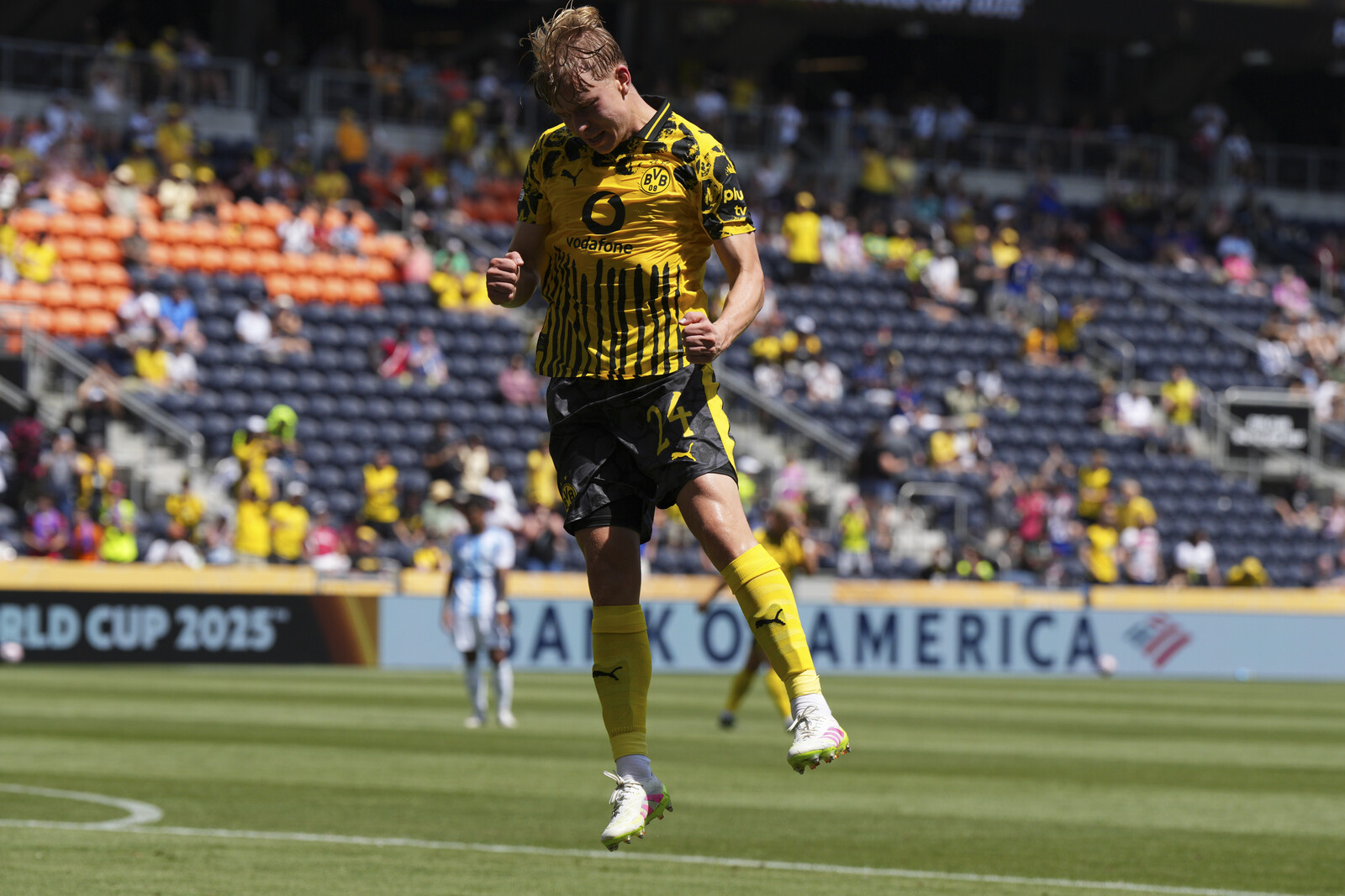 Daniel Svensson Secures Dortmund's Win