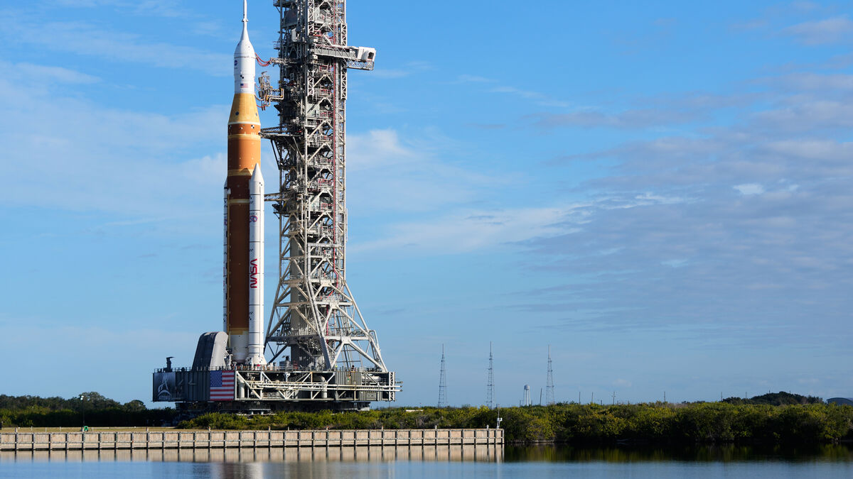 NASA's new moon rocket heading