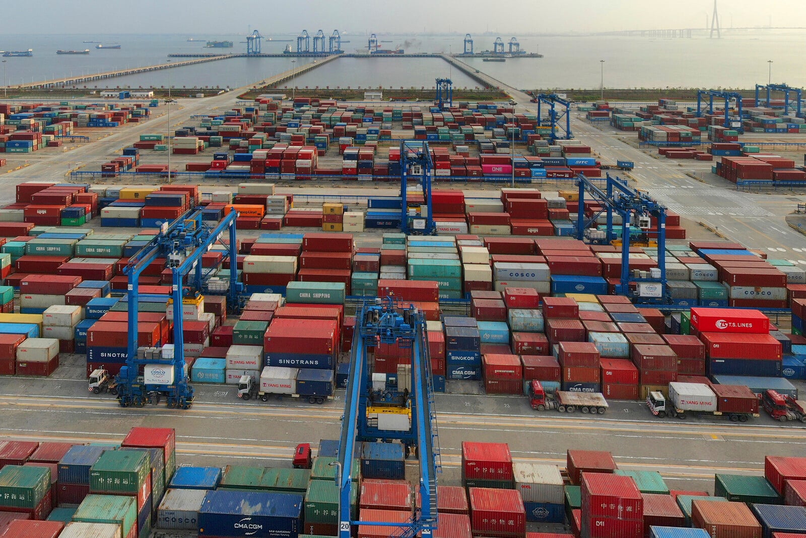 China Confirms No Tariff Talks with US