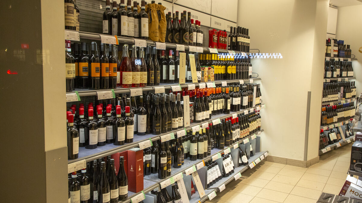 Systembolaget sees falling wine and spirits sales as demand for non-alcoholic drinks rises