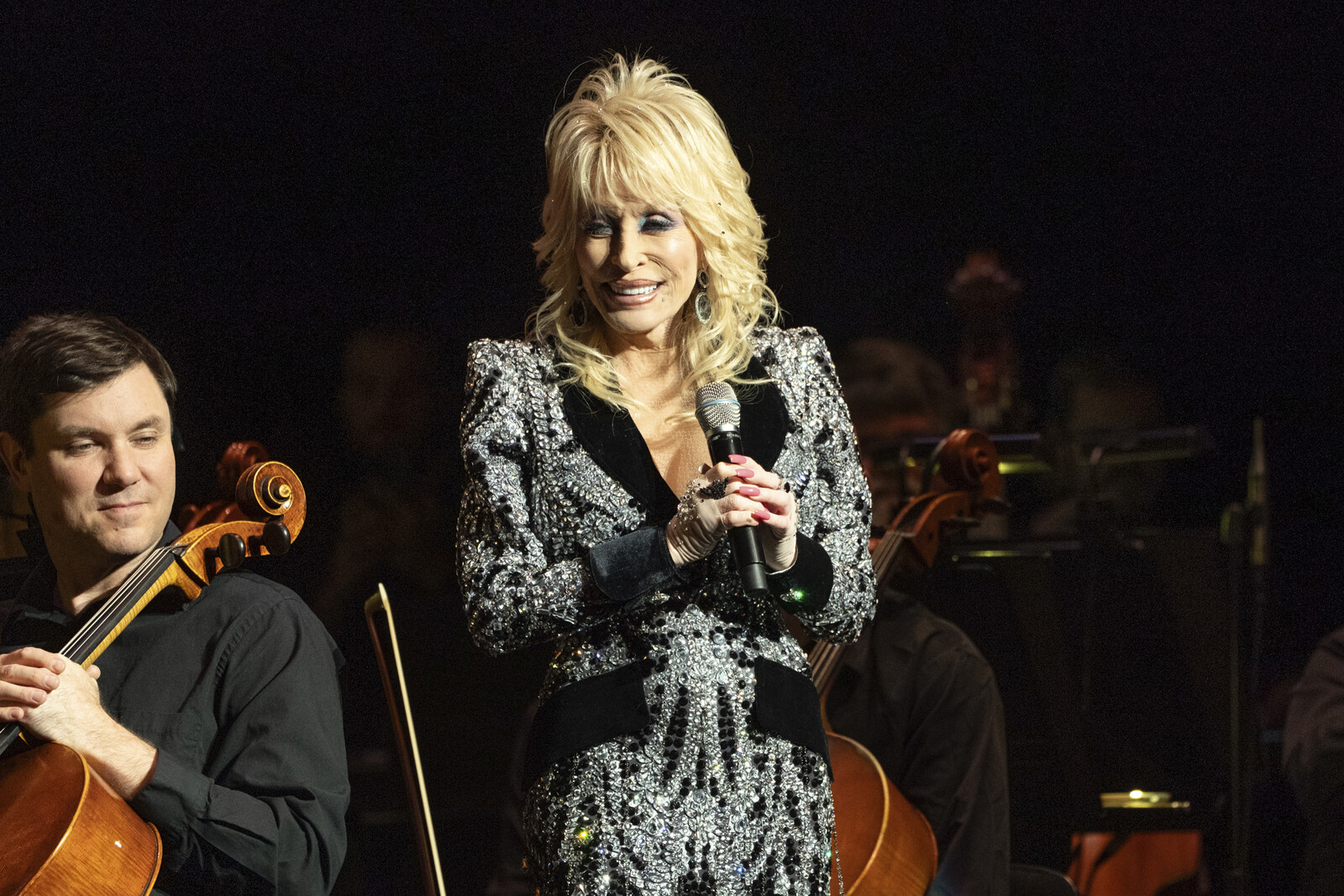 Dolly Parton Honored as Icon