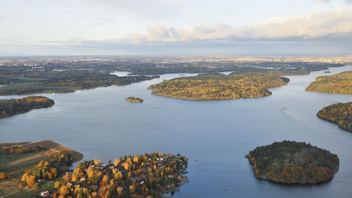 Two foreigners arrested after drone flight over protected site on Ekerö