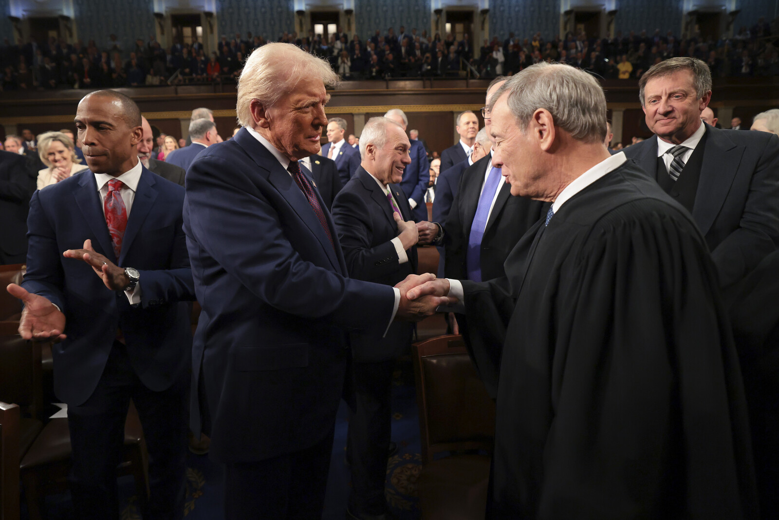 US Supreme Court Allows Trump to Use 1798 Law for Deportations