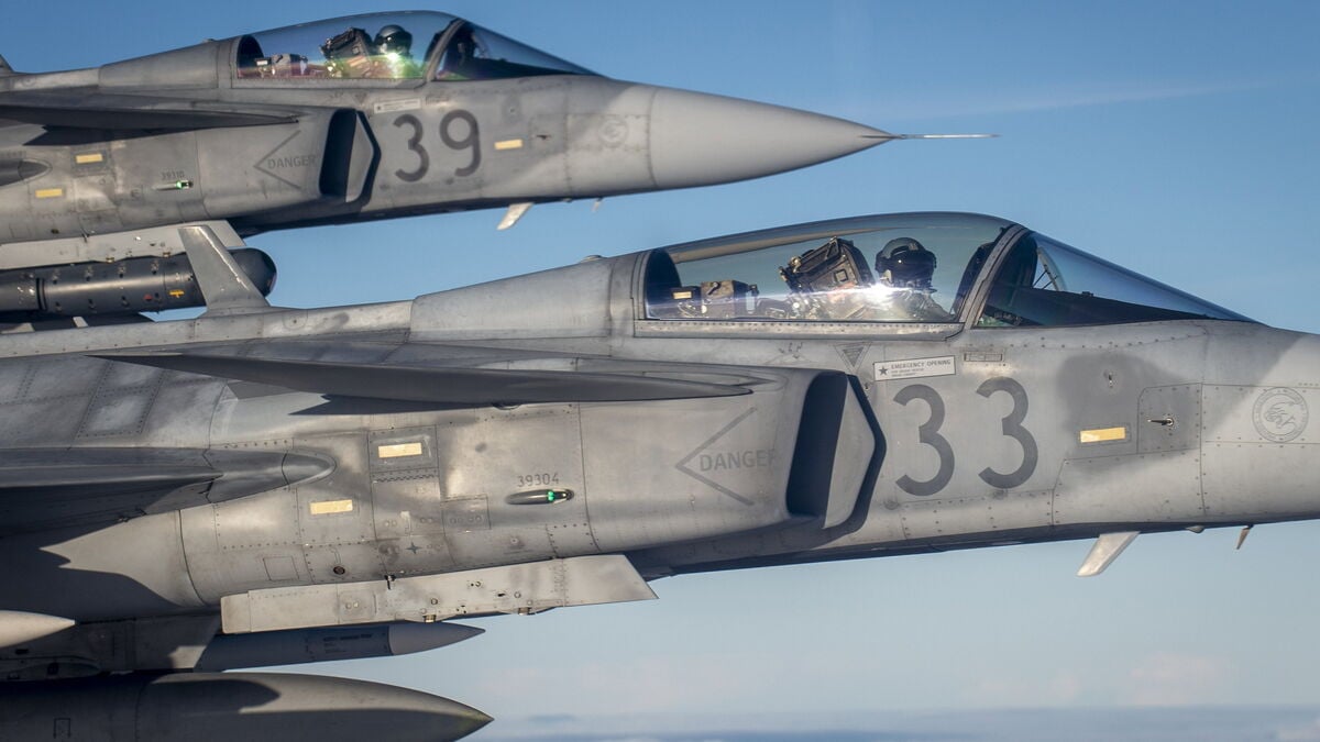 Gripen fighter jet crashes in Hungary, pilot ejects safely