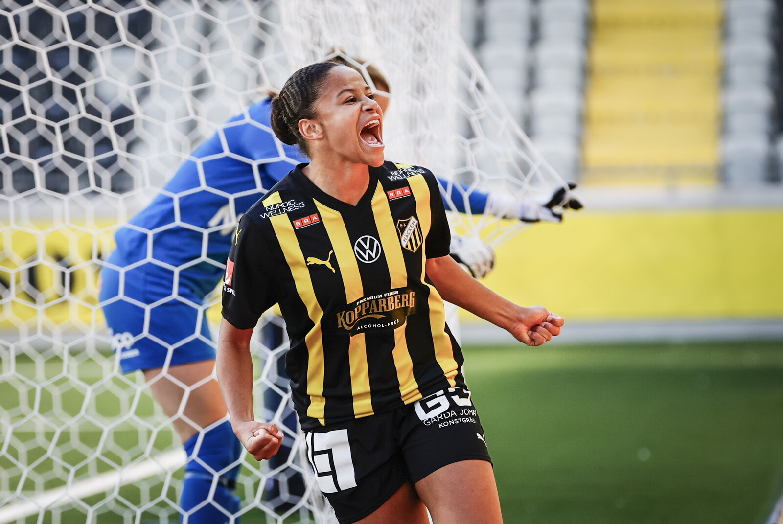 Felicia Schröder Scores Hat-Trick in 15 Minutes for Häcken Victory