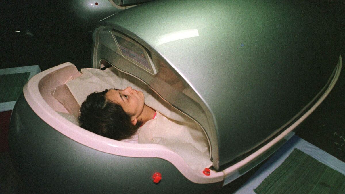 Washing machine that washes people