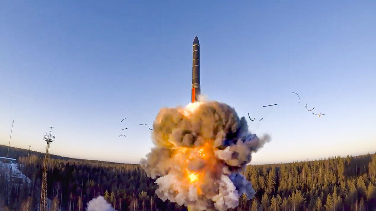 Nuclear powers begin tentative talks in Geneva