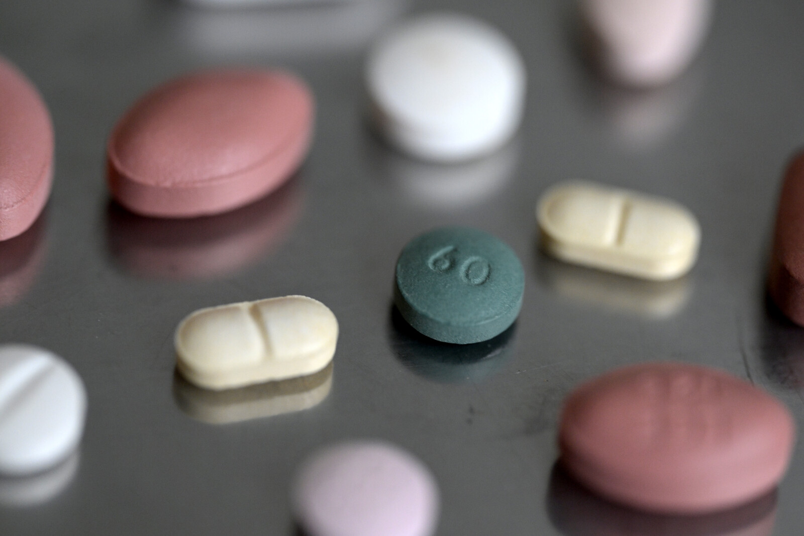 Counterfeit Prescriptions – Lose Authorization