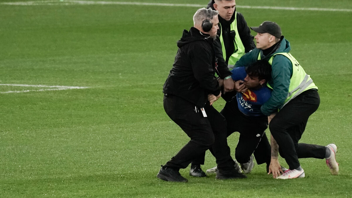 Pitch Invader Breaches Security at
