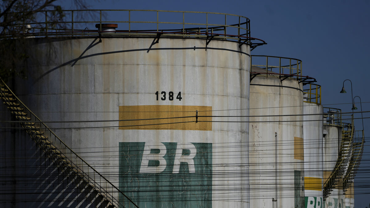 Pension giant invests billions in coal and oil