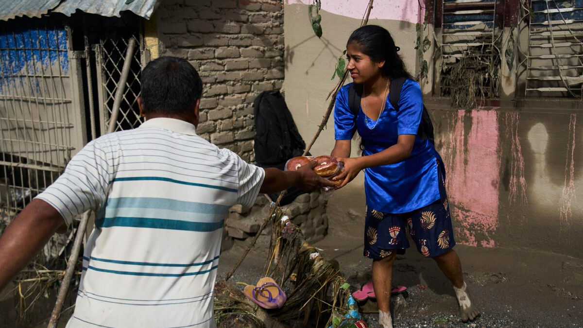 Children missing after Nepal-Tibet flash flood hits school route