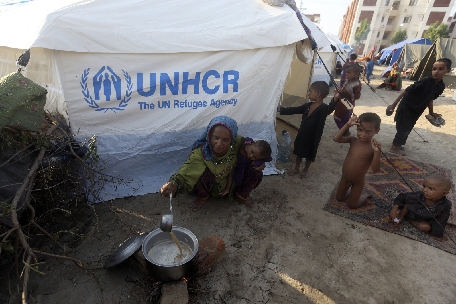UNHCR to Cut 3,000-4,000 Jobs Due to Reduced US Aid