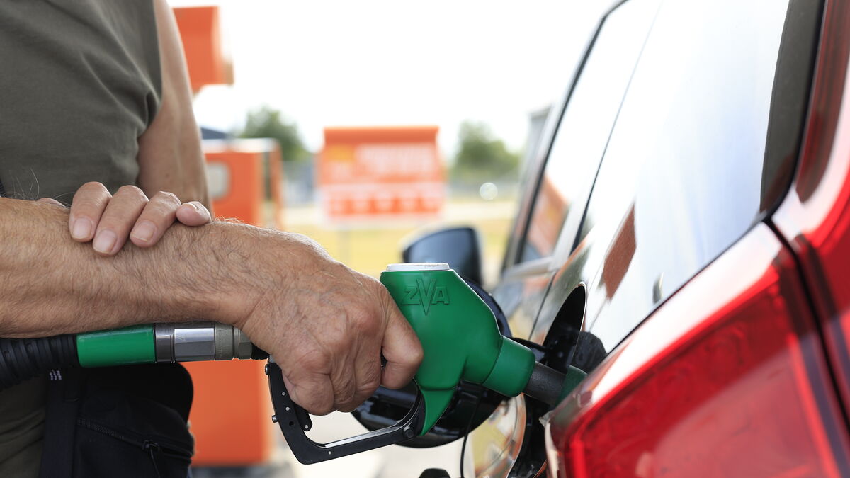 Gasoline prices rise by 40