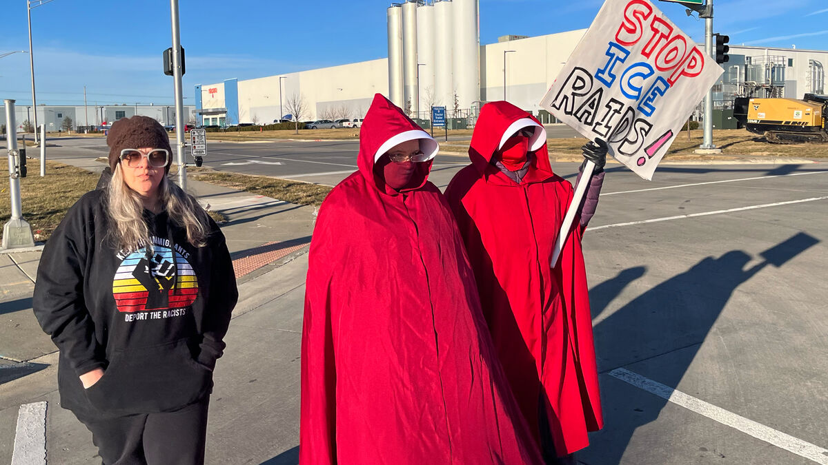 ICE wants to buy warehouses