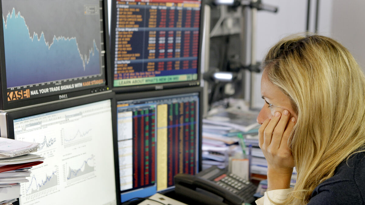 Paris Stock Exchange Drops as Prime Minister Resigns