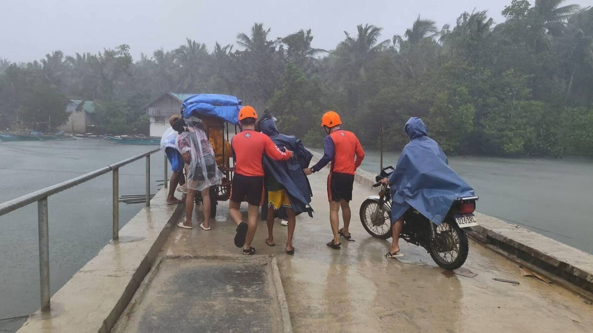 Super typhoon hits the Philippines