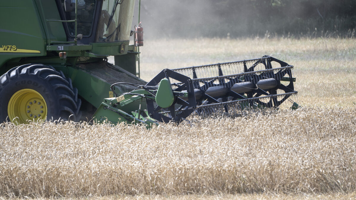 US cuts tariffs on agricultural machinery, combine harvesters tariff lowered to 15 percent