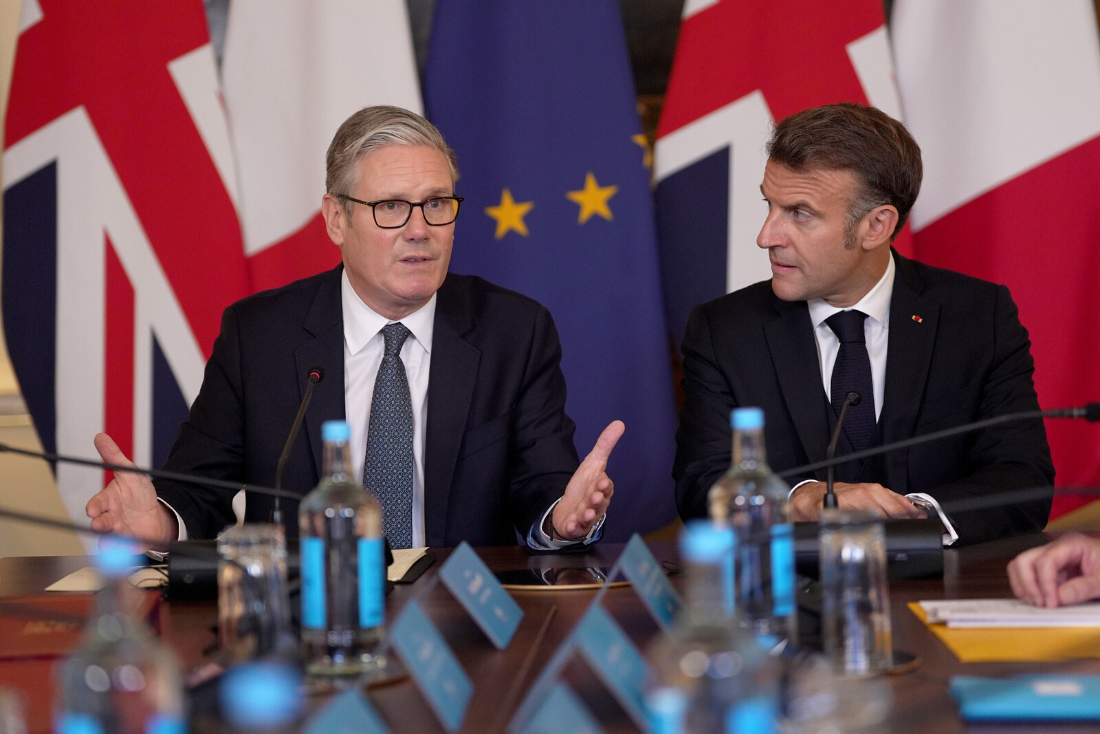 Starmer and Macron Call for Increased Pressure on Putin