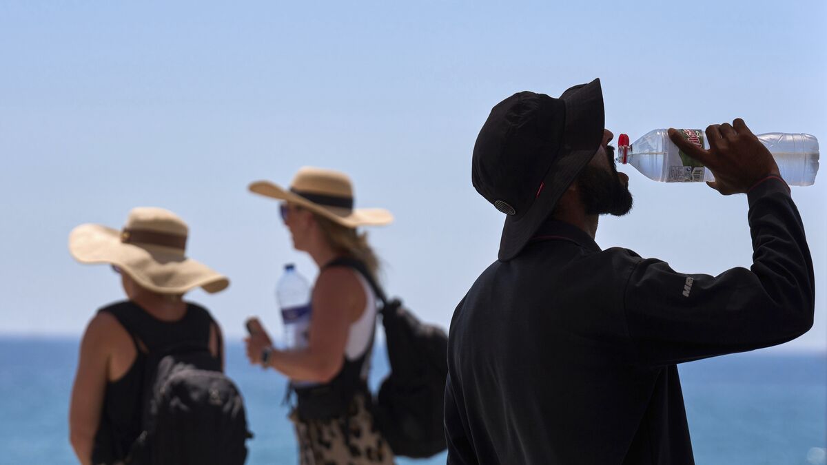 Spain warns of heatwave with