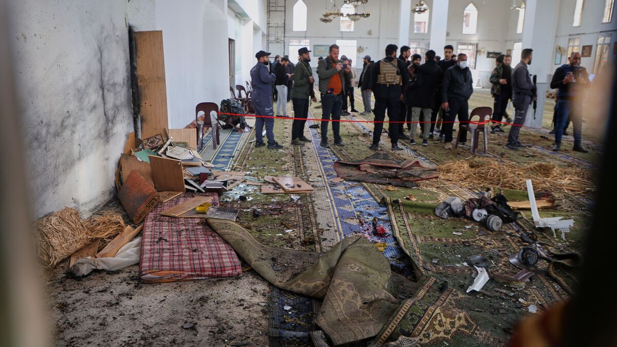 Death toll rises after mosque