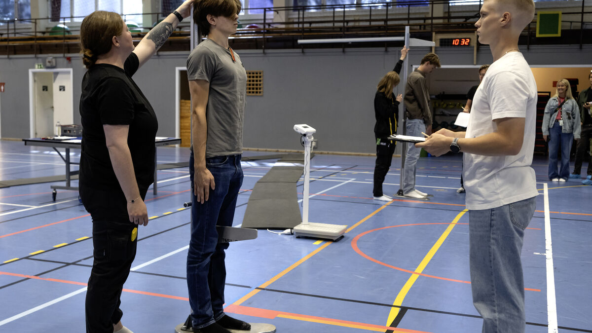 Sweden’s largest conscript intake in 20 years begins amid rearmament push
