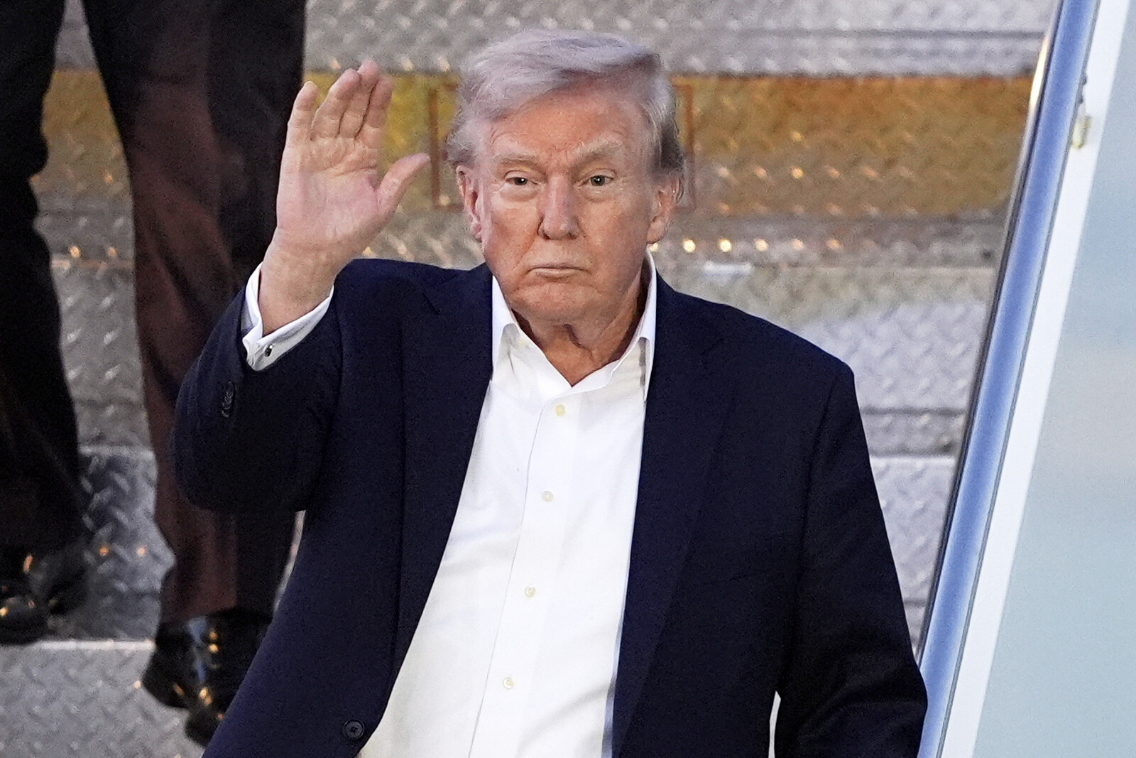 Democrats: Investigate Trump for Insider Trading