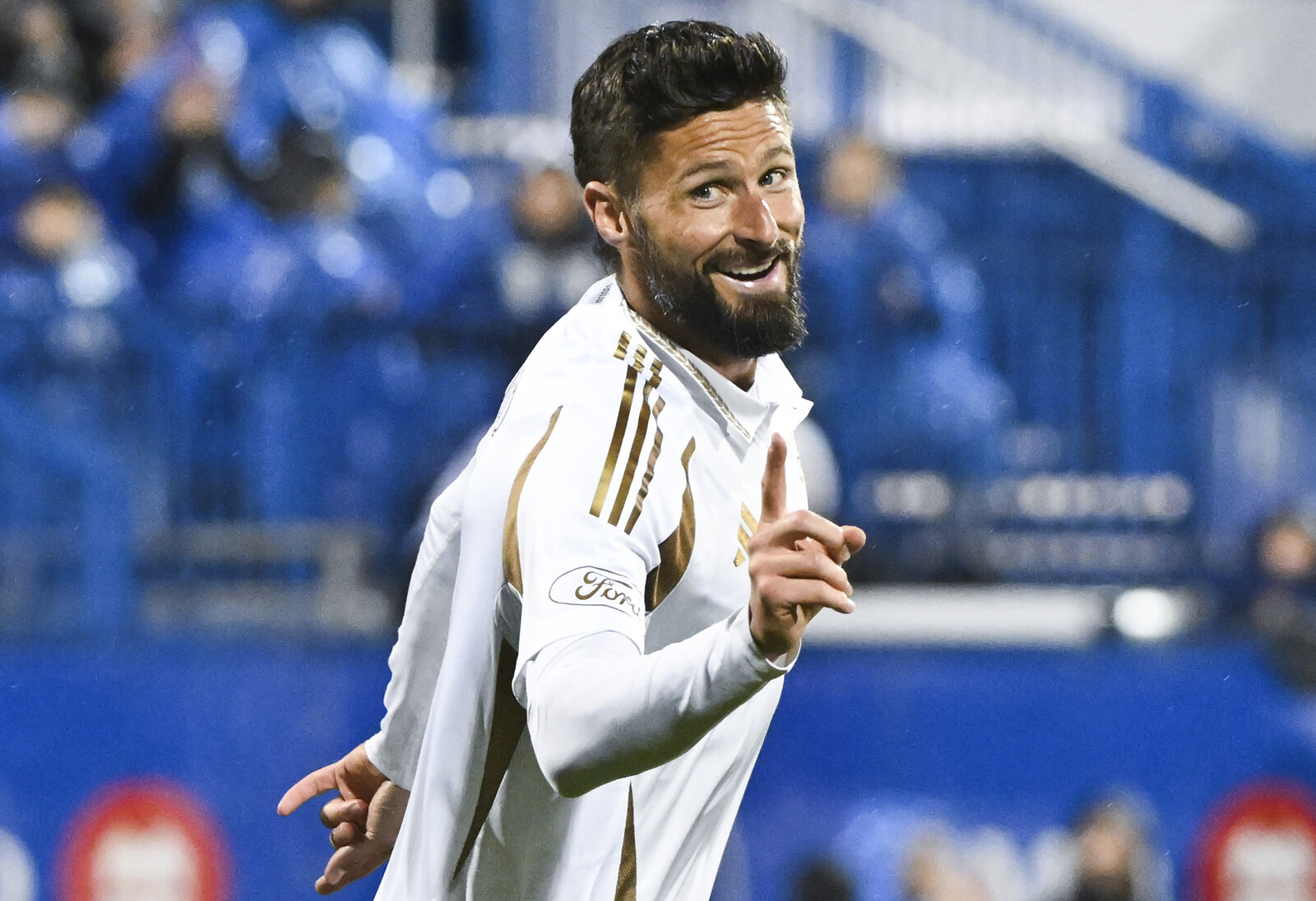Giroud Returns to French League