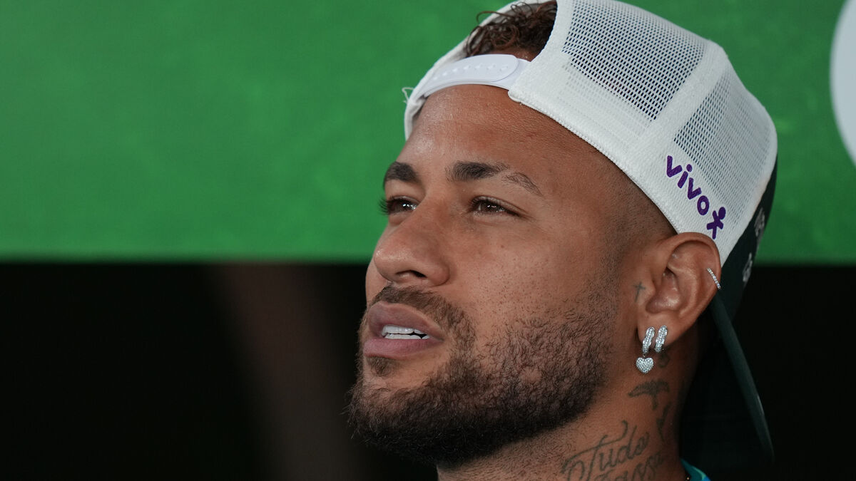 Neymar misses World Cup opener, not yet training