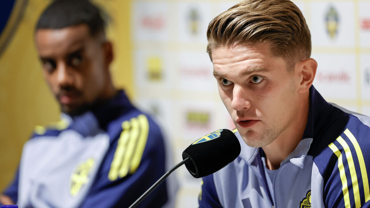 Swedish Stars Support Tomasson's Playing