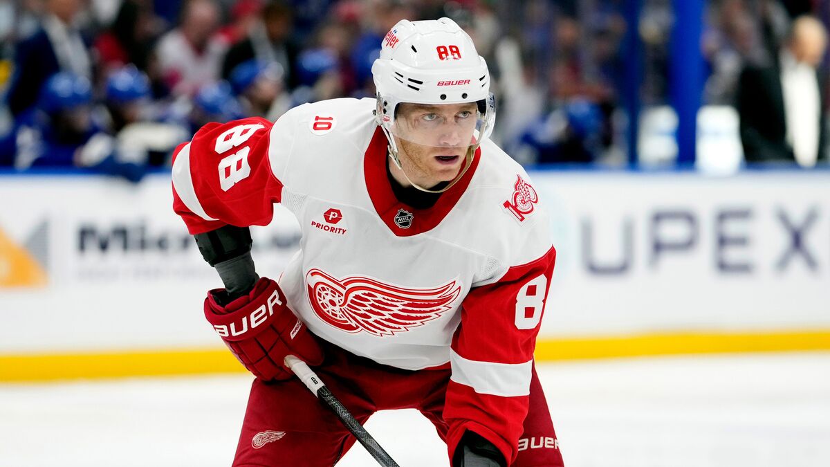 Patrick Kane returns to Chicago on two-year, $8 million-a-year deal