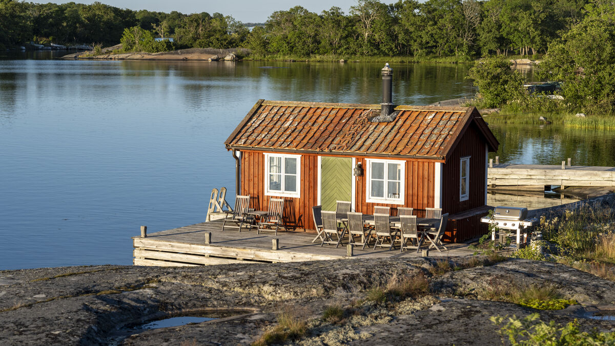 Nearly half of holiday homes sold below asking price in the past year