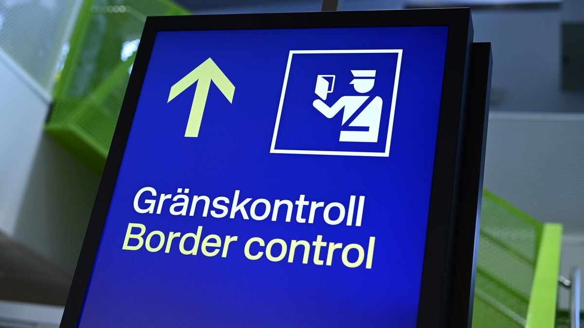 New EU Border Control: Fingerprints and Photos Required