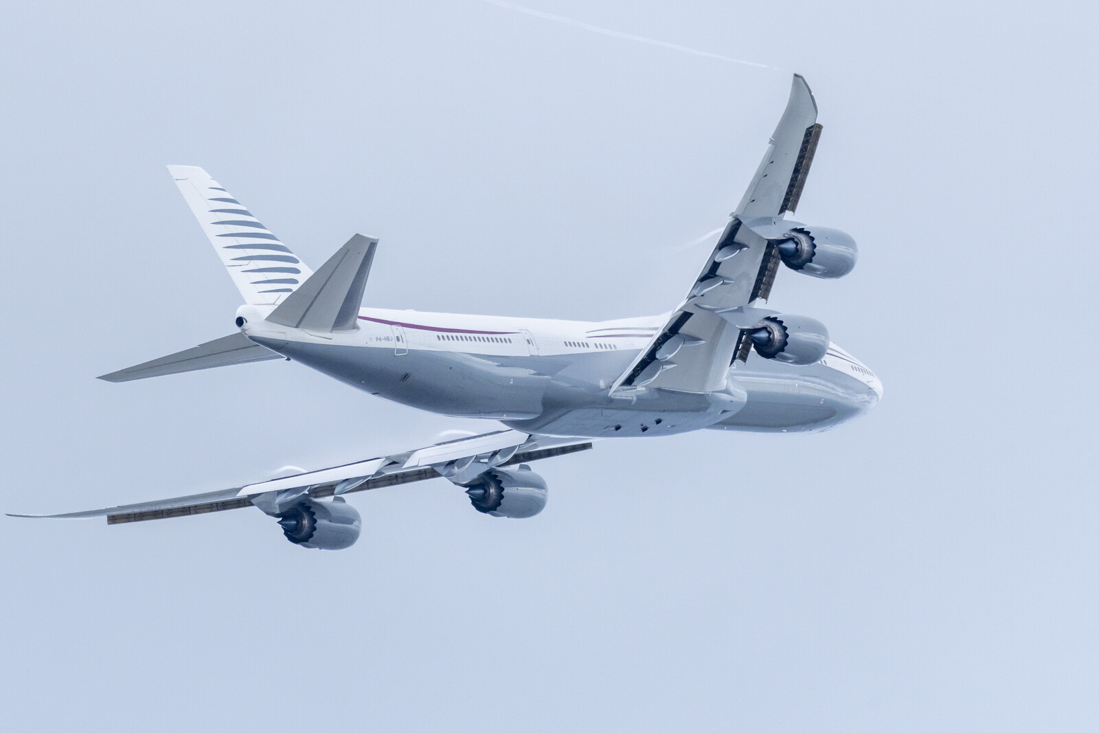 Trump Justifies Qatar's Gift of Luxury Presidential Plane