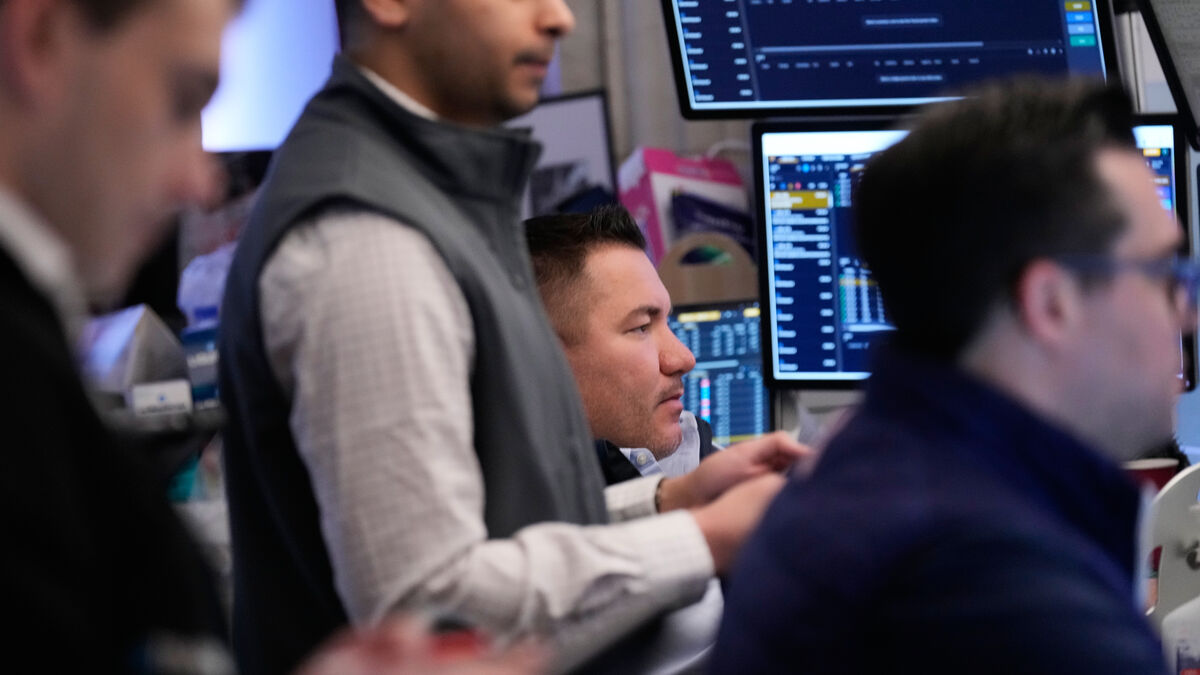 Bright green on Wall Street after Strait of Hormuz opens