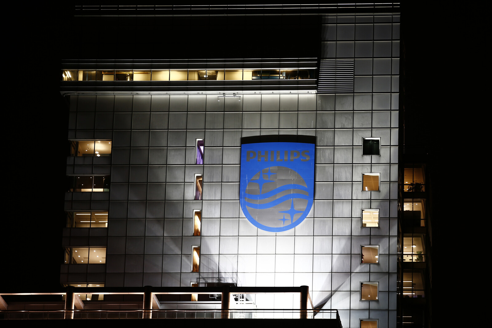 Philips Lowers 2025 Profit Margin Forecast Amid Tariff Impact