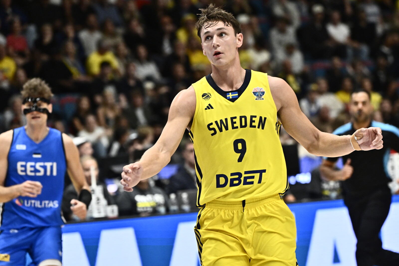 Pelle Larsson's Last-Second Shot Misses