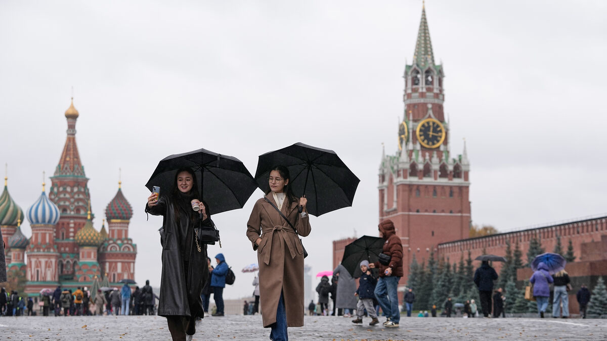 Russia Cuts Interest Rate to