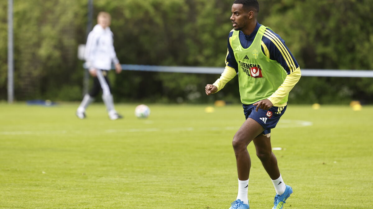 Isak expects to play in both World Cup qualifiers, absolutely