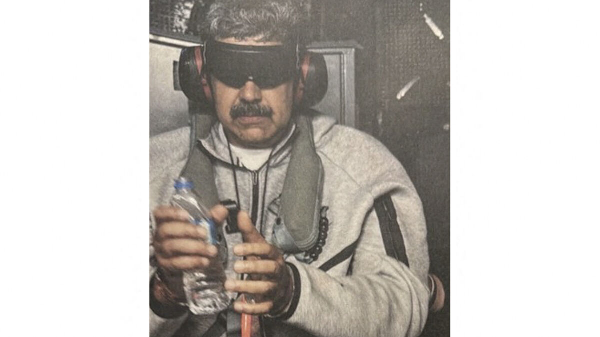 Trump shares photo of captured