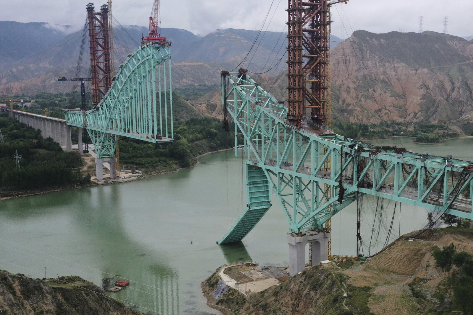 Bridge Collapse in China Kills
