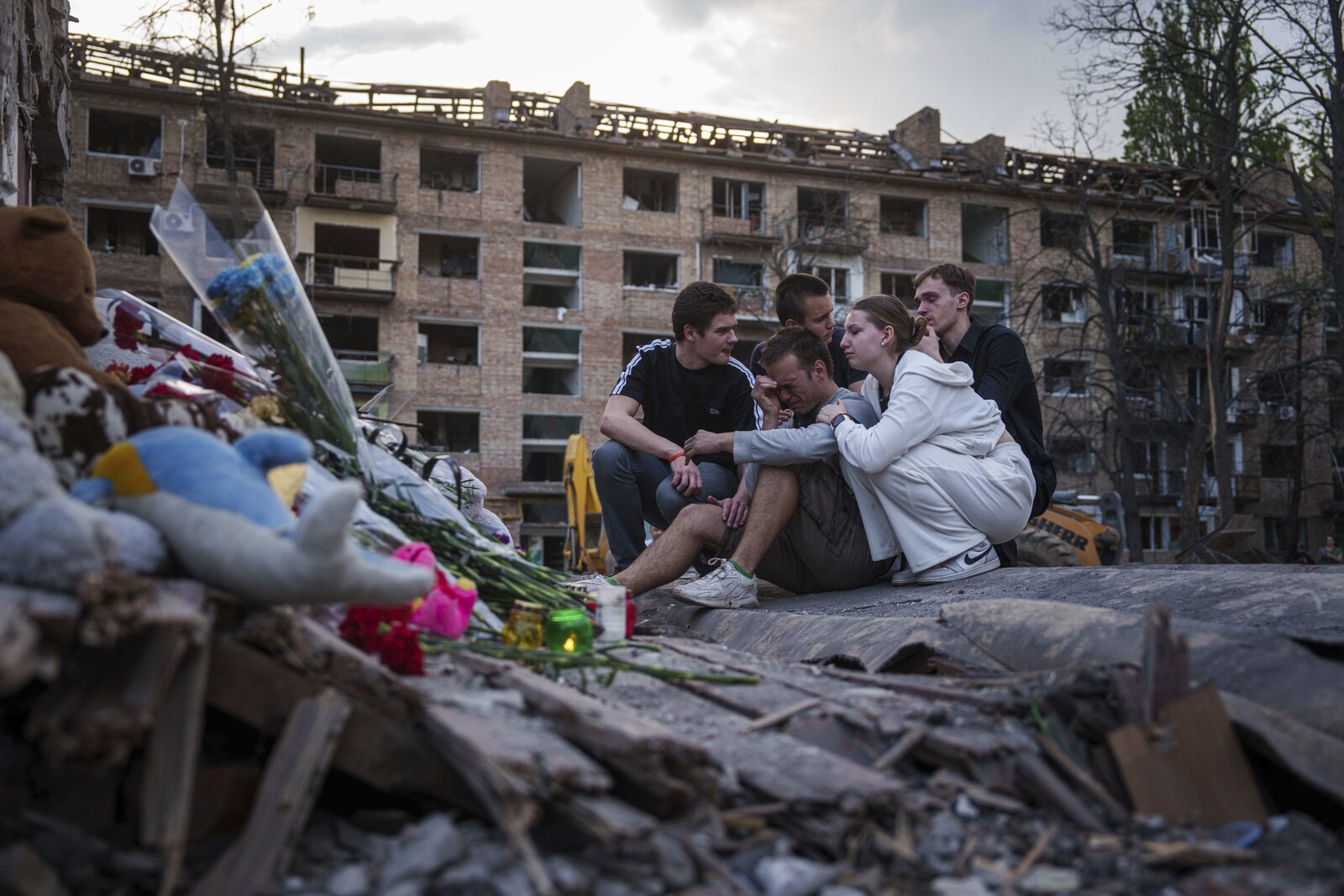 Putin Announces Ceasefire for Victory
