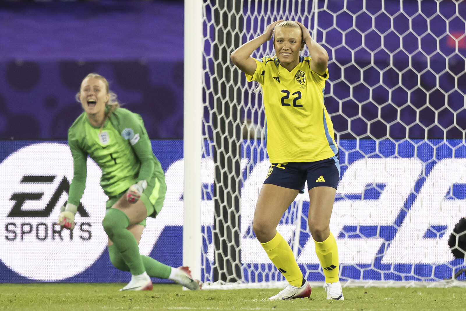Zlatan Ibrahimovic Supports Smilla Holmberg After Missed Penalty