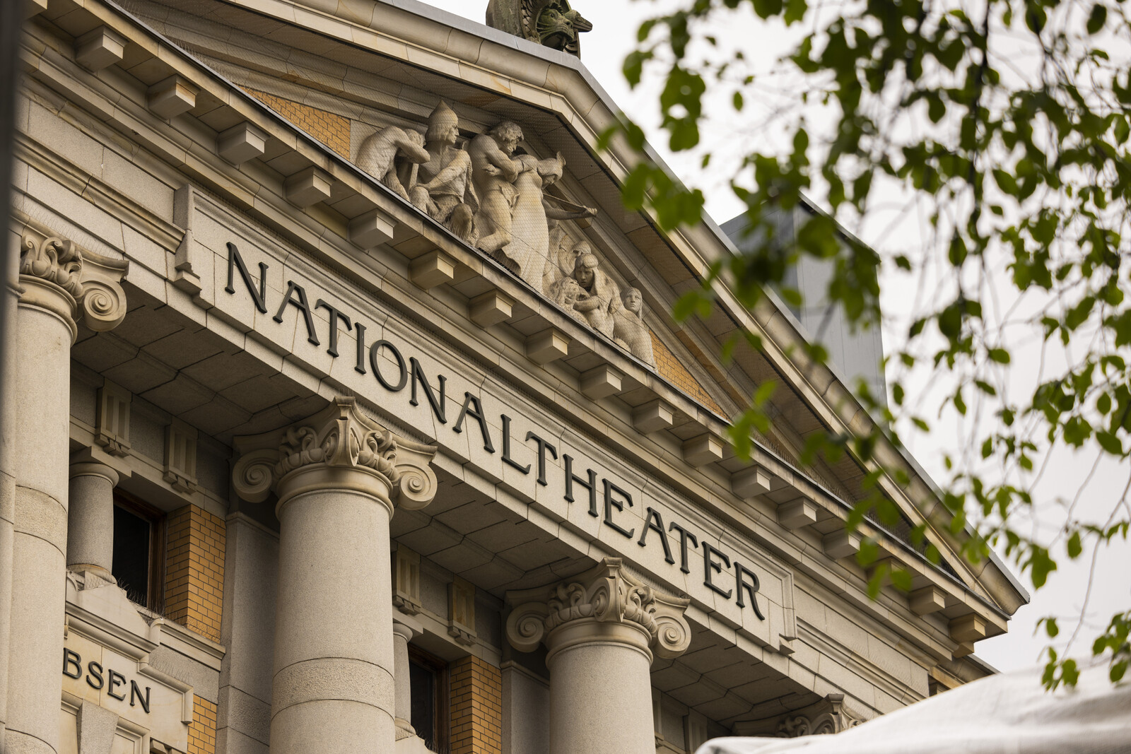 The Norwegians opt out of theater