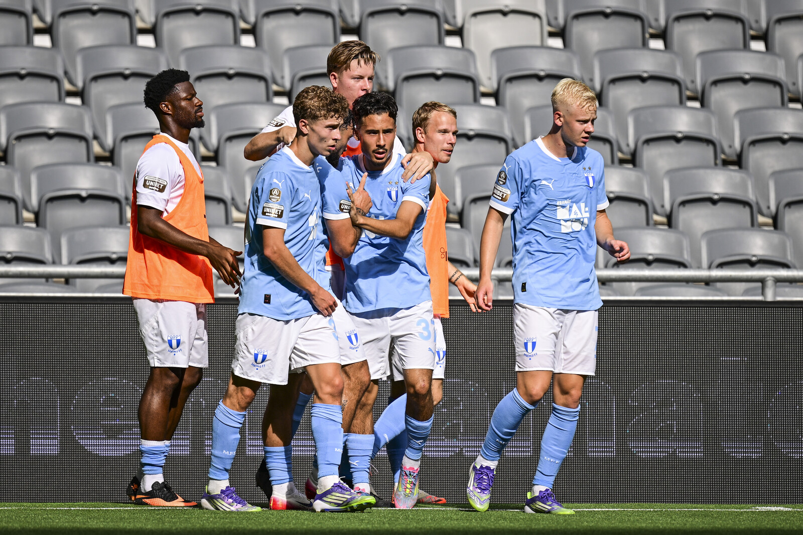 Malmö FF Secures Comeback Win with Two Goals in Six Minutes