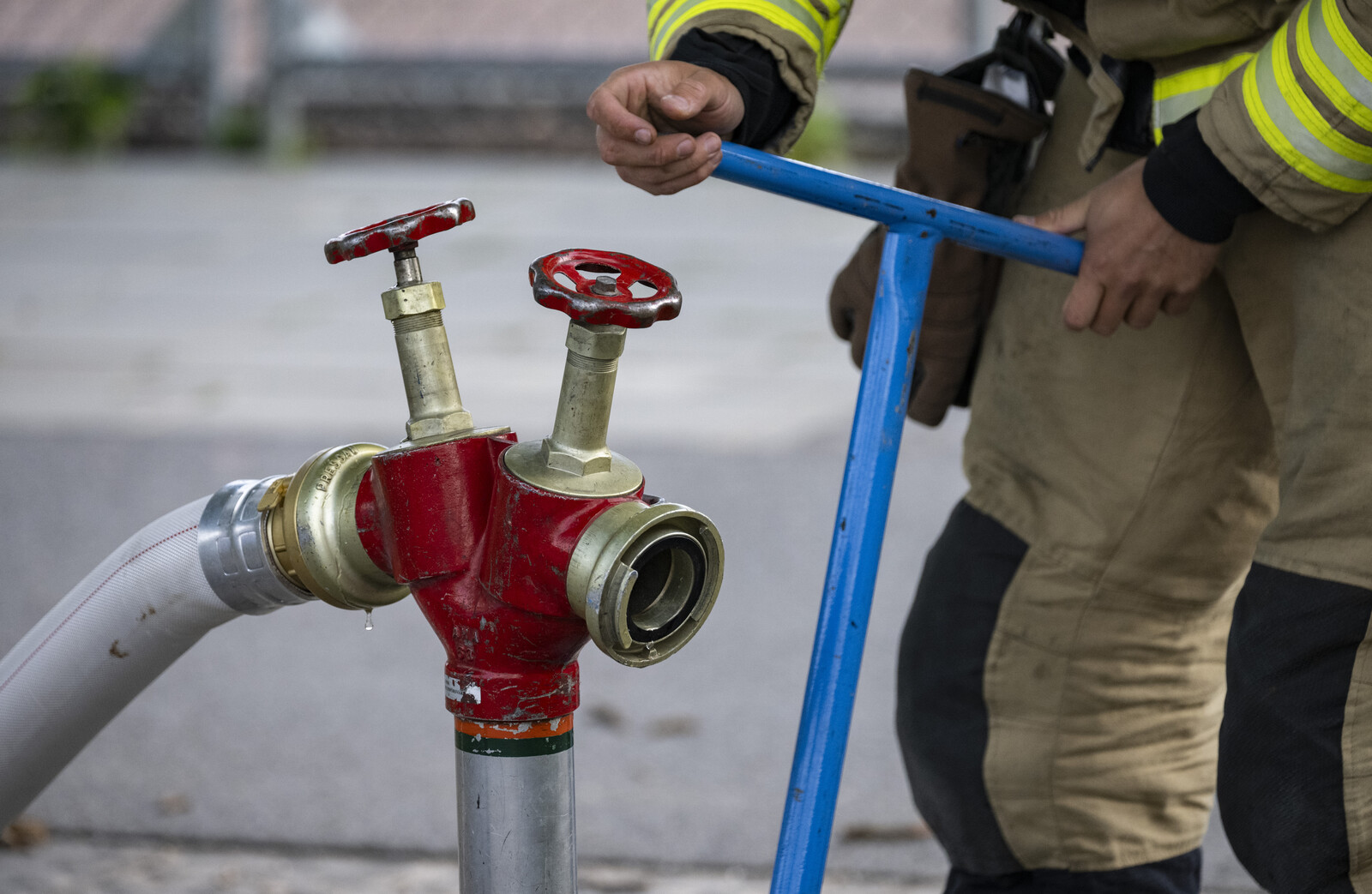 Man dies in apartment fire