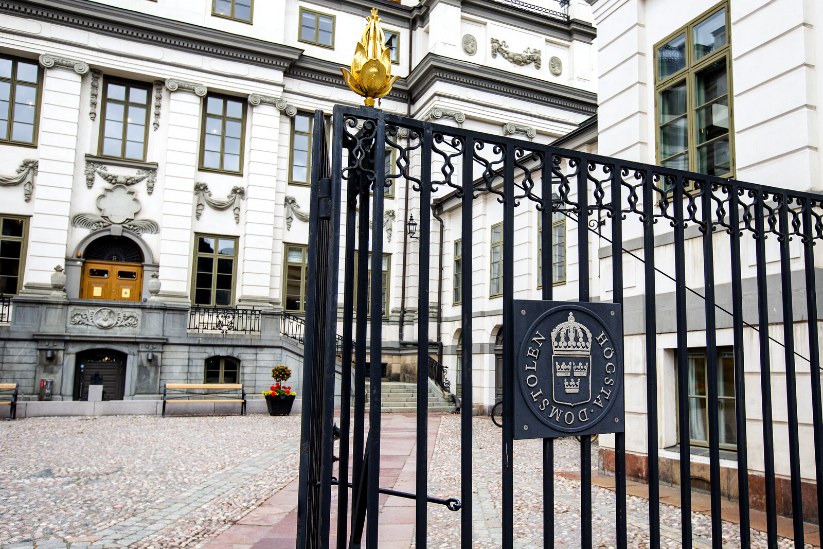 Noted Roadblock Becomes a Case for the Supreme Court