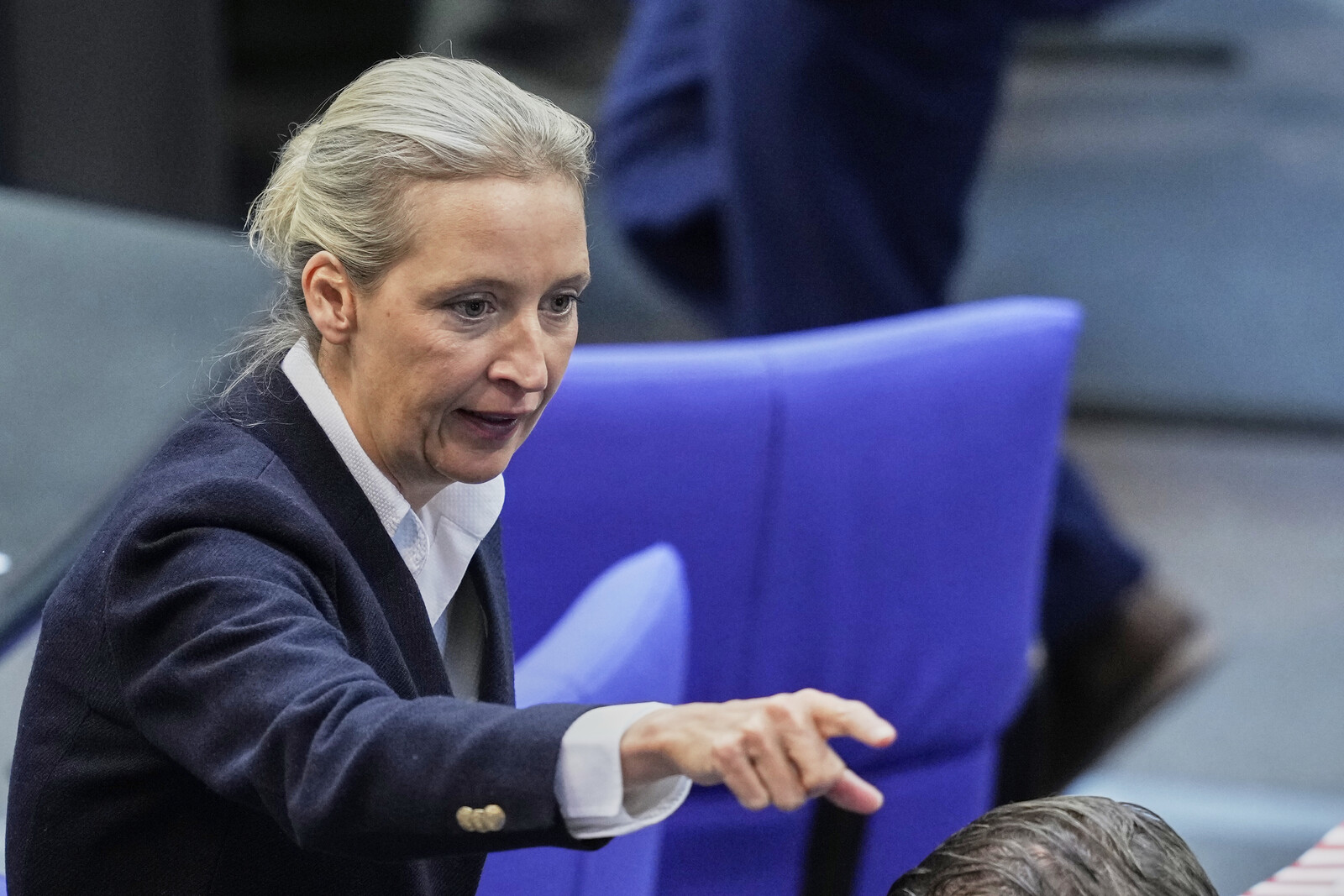 Germany Temporarily Lifts Extremist Label