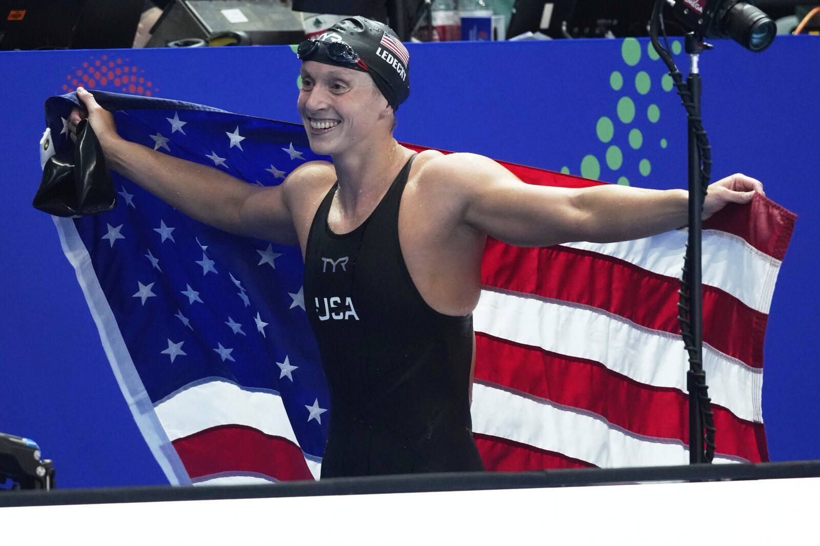 Katie Ledecky Wins Sixth 1500m