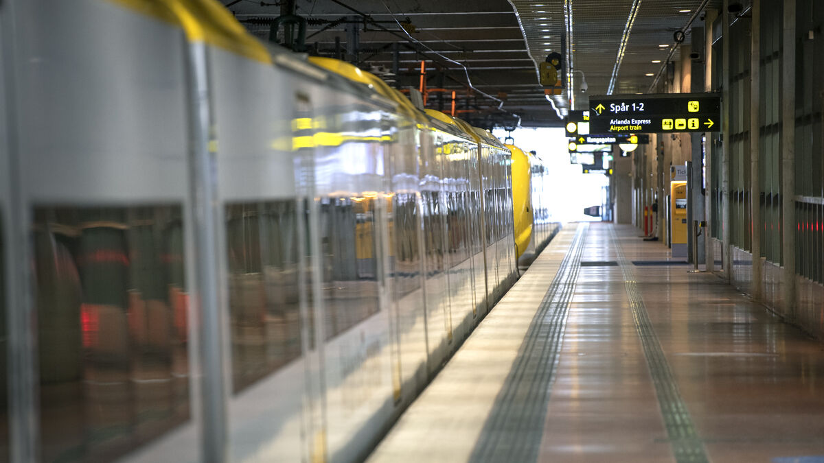 Smoke temporarily stops trains to and from Arlanda